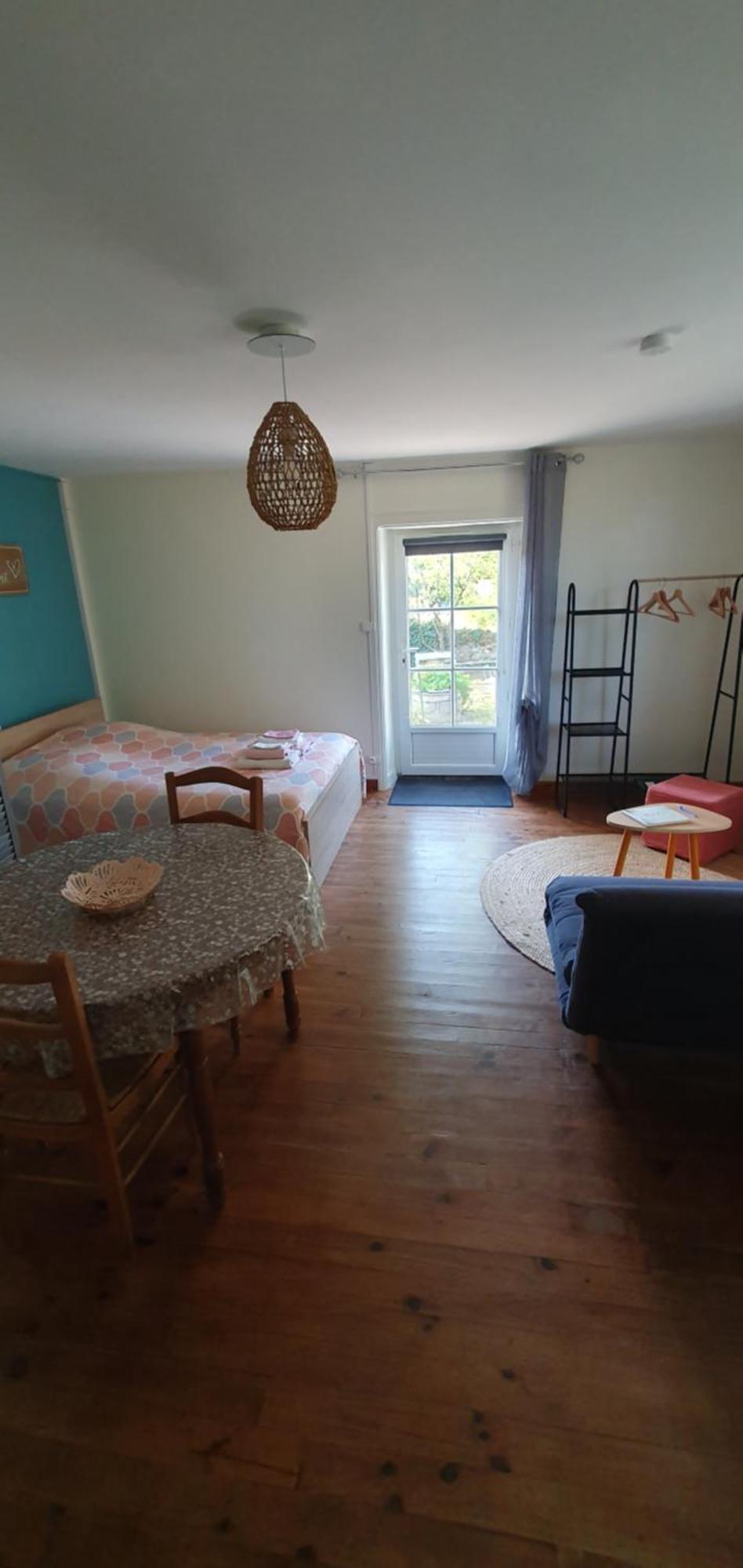 Appartamento Le Studio De Rochavelle Chiché Esterno foto